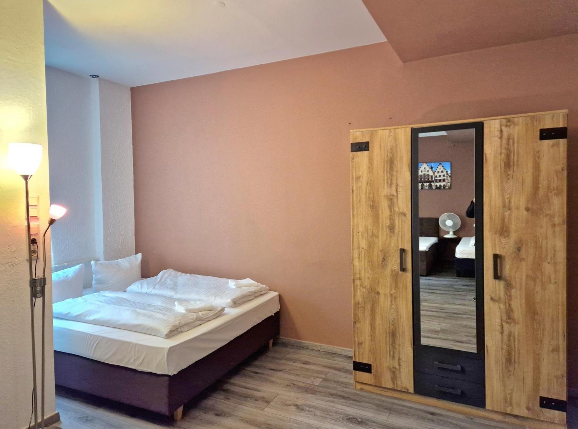 Trip Inn Budget Hotel Messe Frankfurt am Main Exterior photo